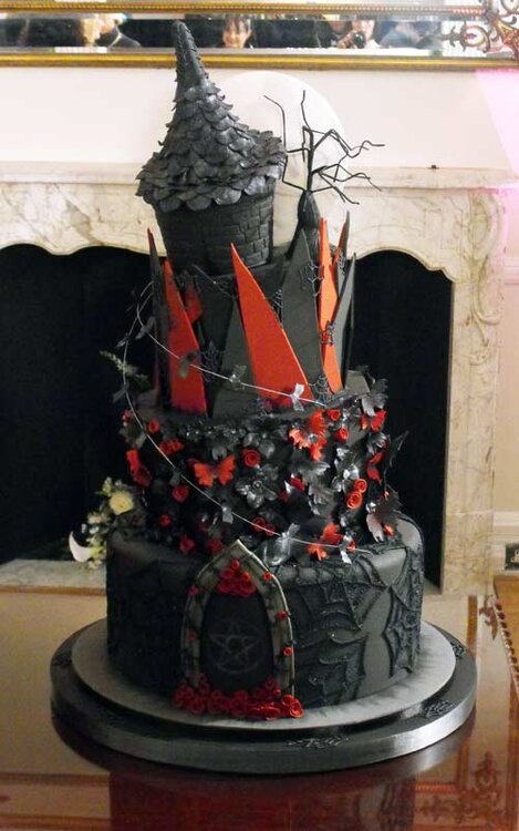 Gothic-Wedding-Cake.jpg