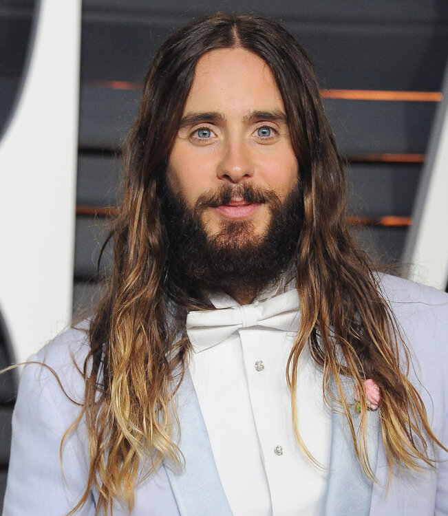 Jared-Leto-Se-Coupe-les-Cheveux.jpg