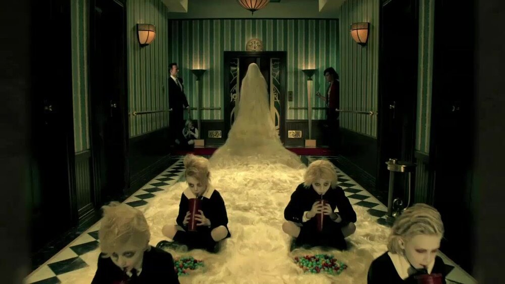 american-horror-story-hotel-hall.jpg