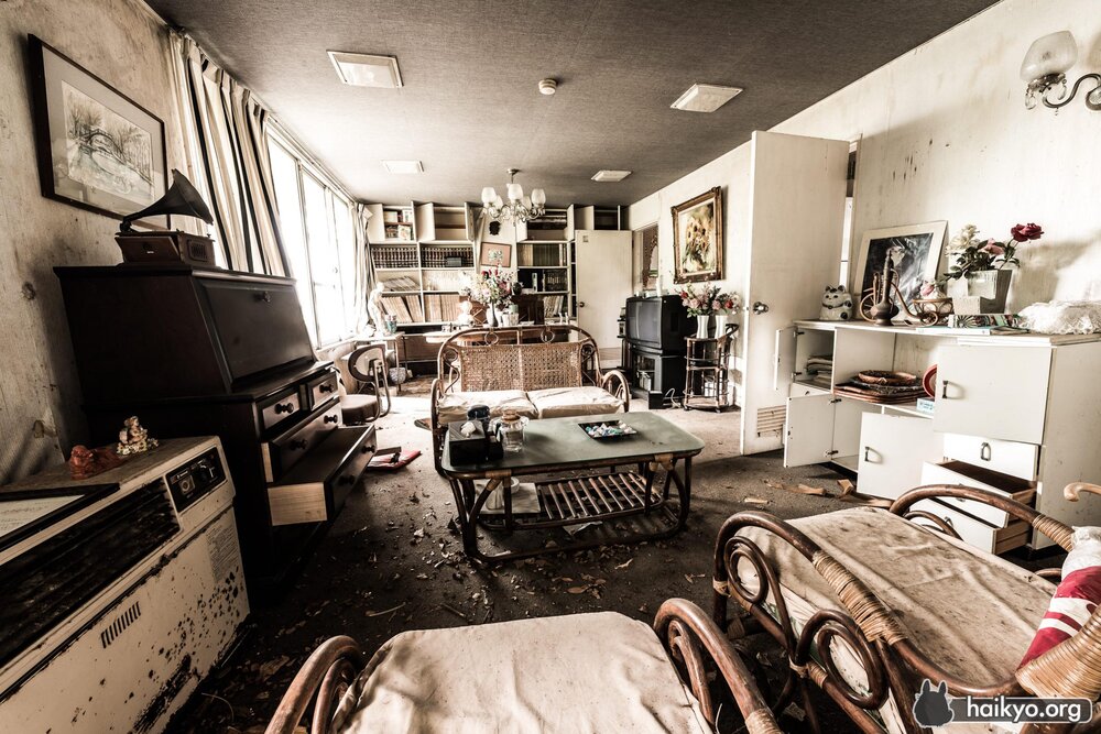 haikyo-home-jewel.jpg